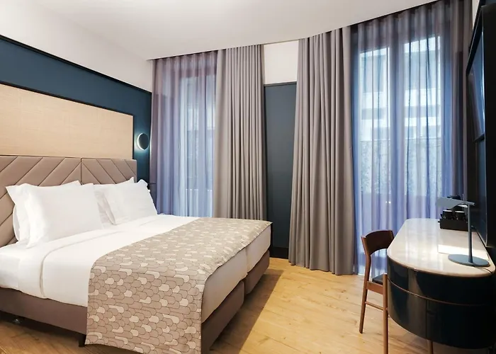 Axis Club Aliados Порту