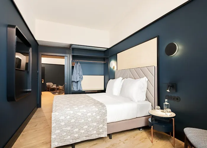 Axis Club Aliados 4* Порту