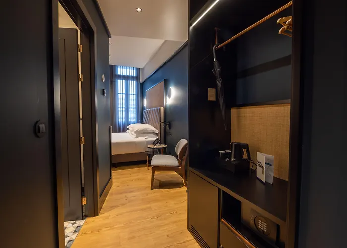 Axis Club Aliados Порту