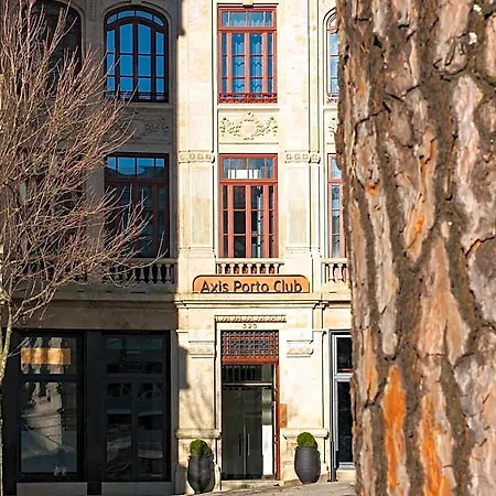 Hotel Axis Club Aliados 4*
