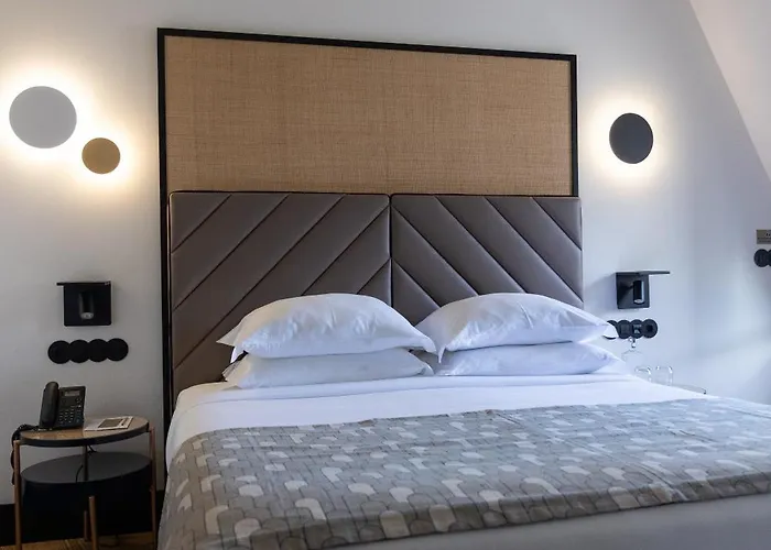 فندق Axis Club Aliados 4*